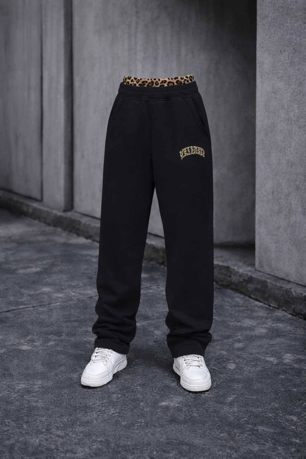 Urban Relic Leopard Sweat Setup - Black