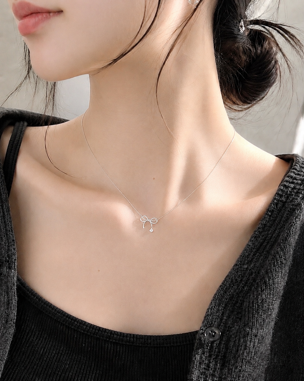 Crystal Bow - Necklace
